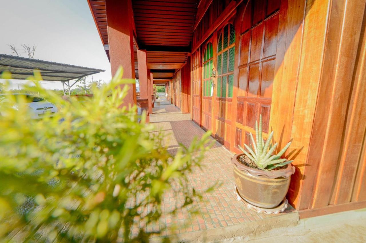 Mrk Resort & Massage Lop Buri 외부 사진