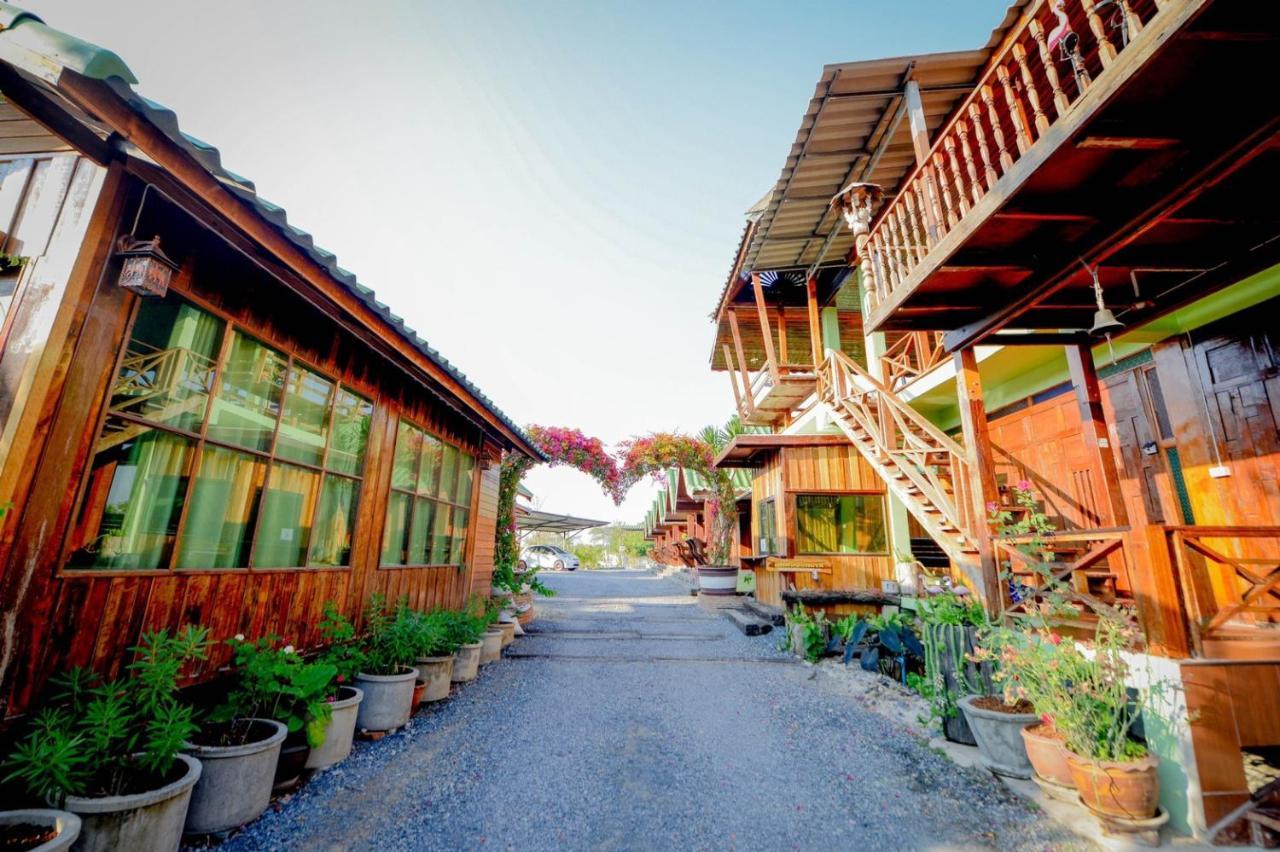 Mrk Resort & Massage Lop Buri 외부 사진