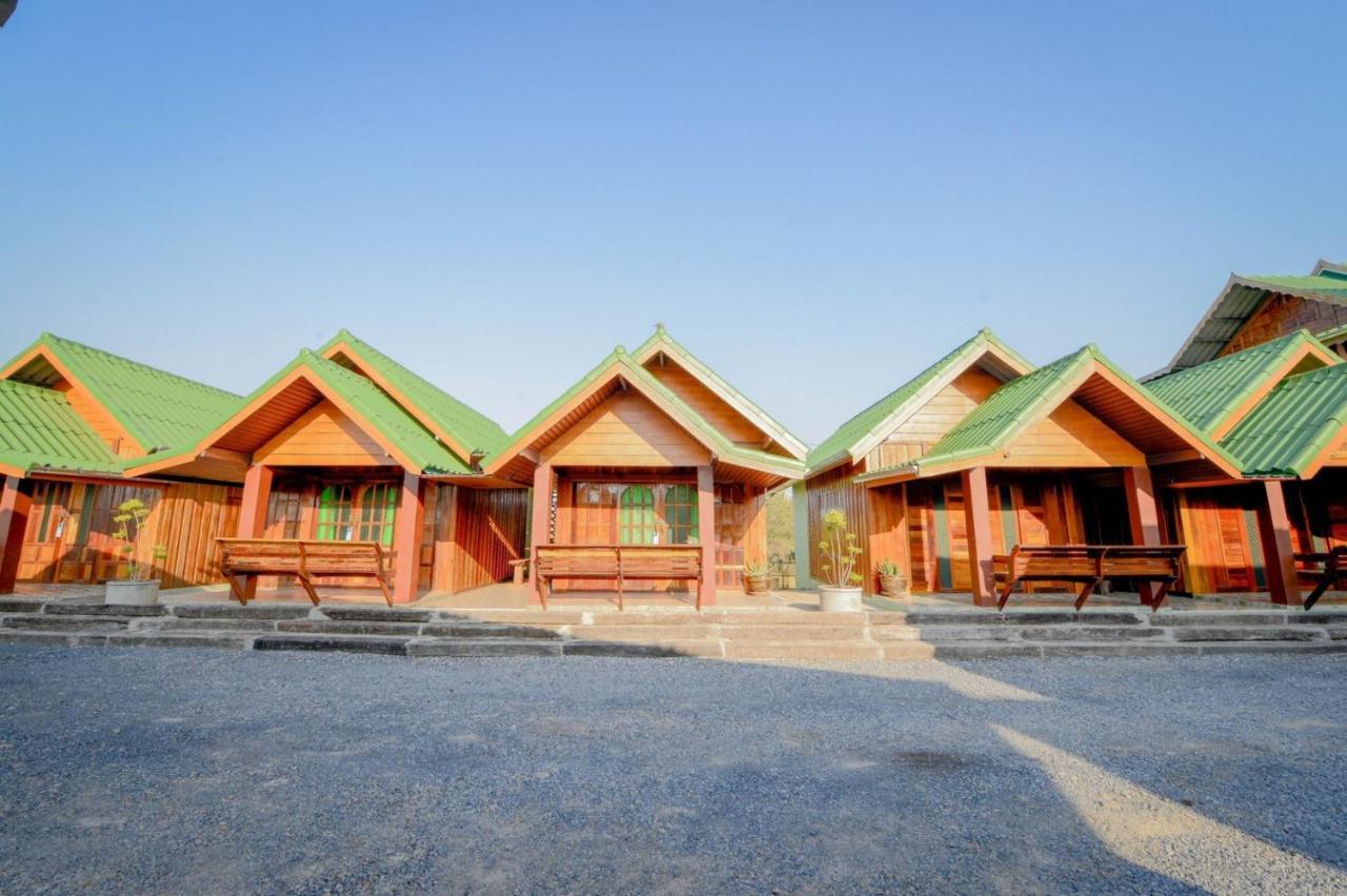 Mrk Resort & Massage Lop Buri 외부 사진