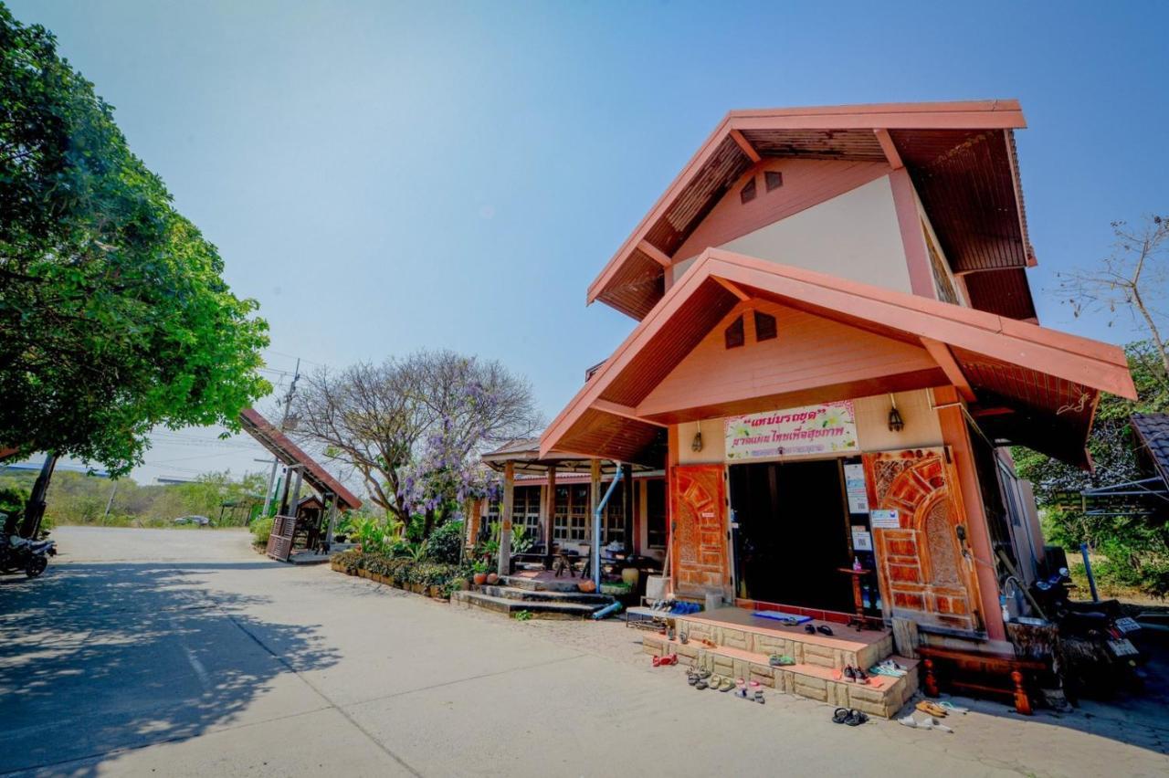 Mrk Resort & Massage Lop Buri 외부 사진