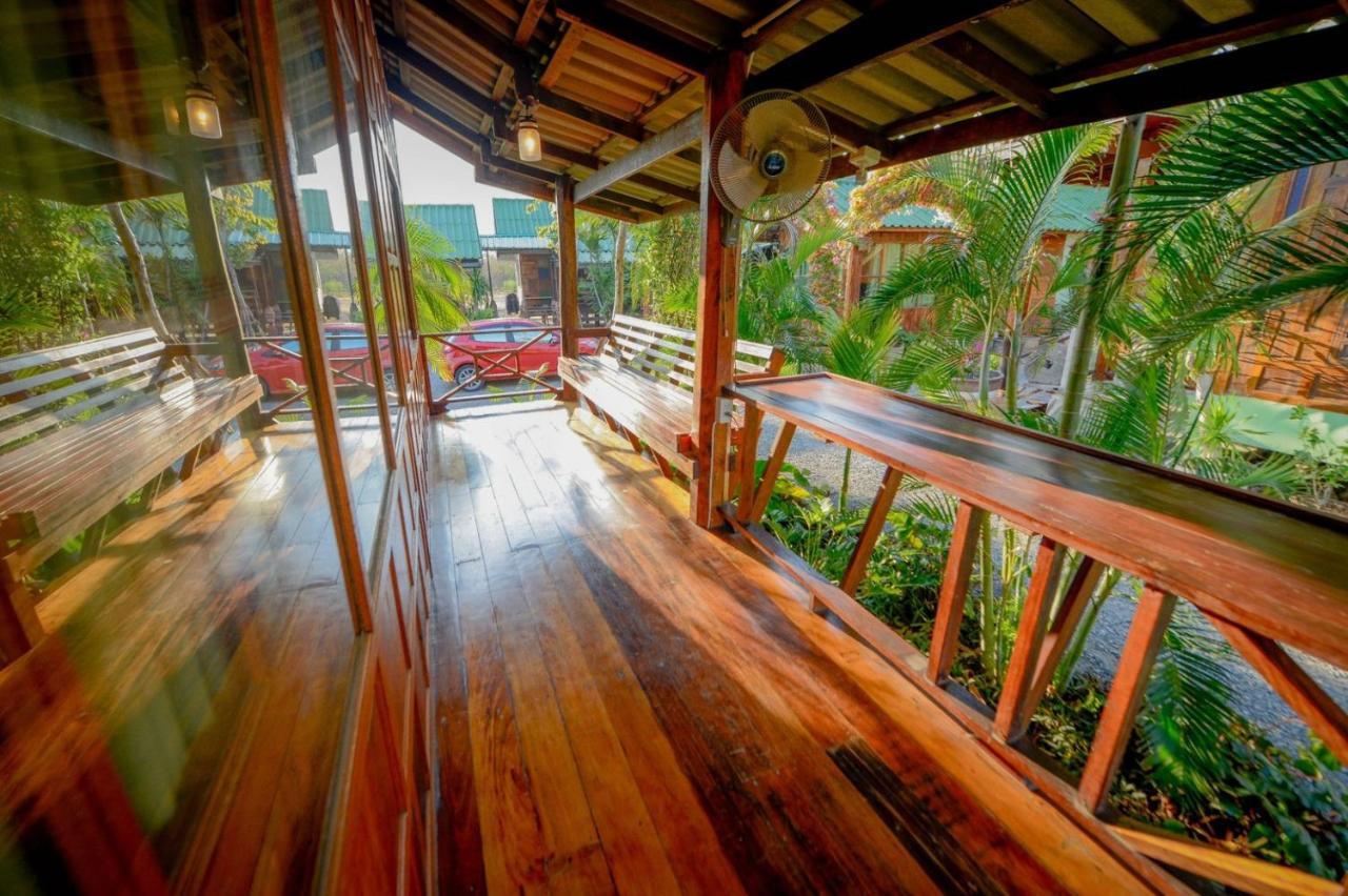Mrk Resort & Massage Lop Buri 외부 사진