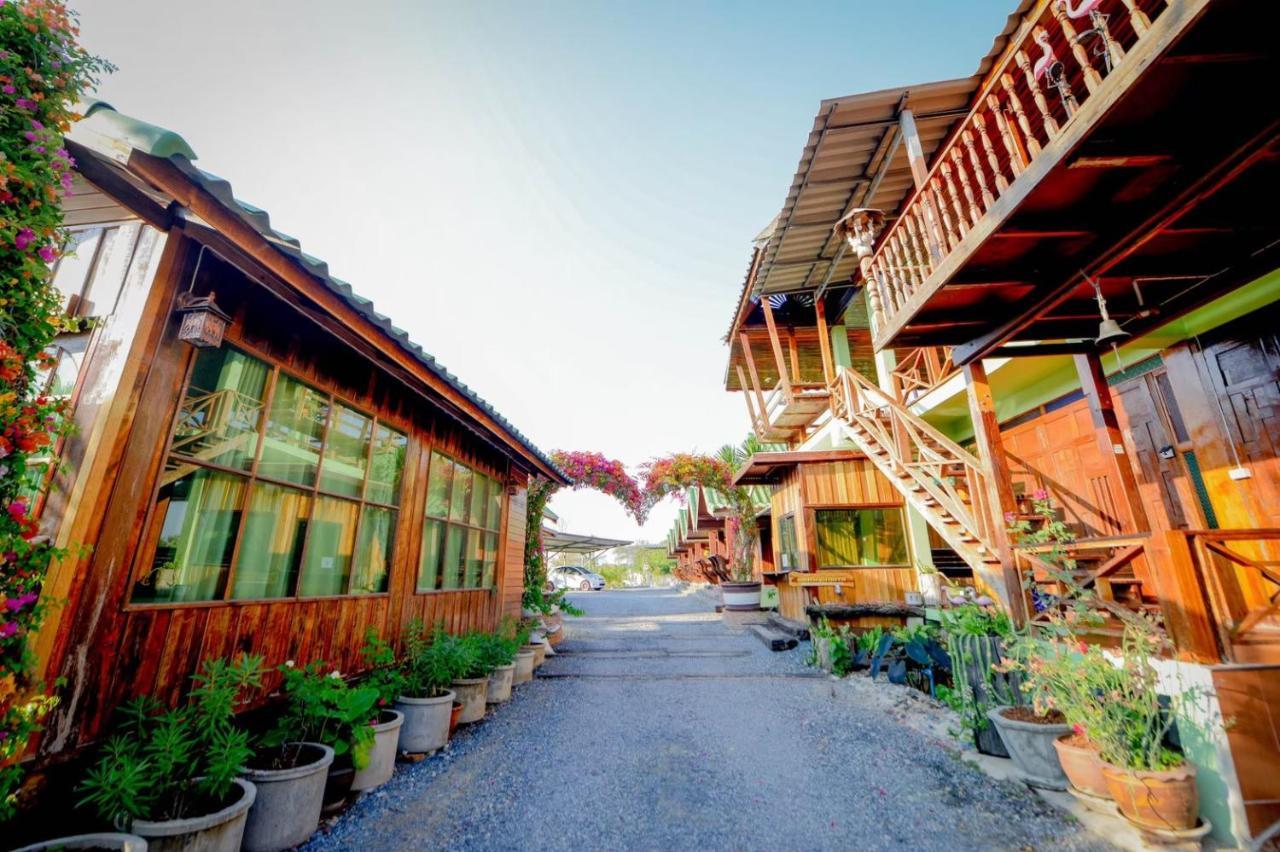 Mrk Resort & Massage Lop Buri 외부 사진