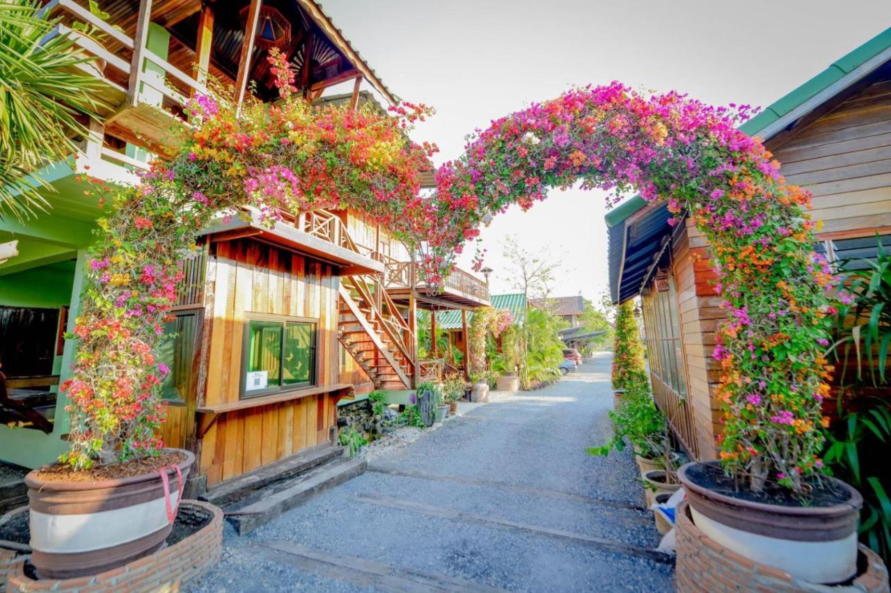 Mrk Resort & Massage Lop Buri 외부 사진